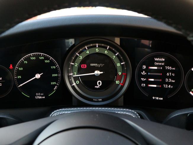 PORSCHE 911 Photo 9