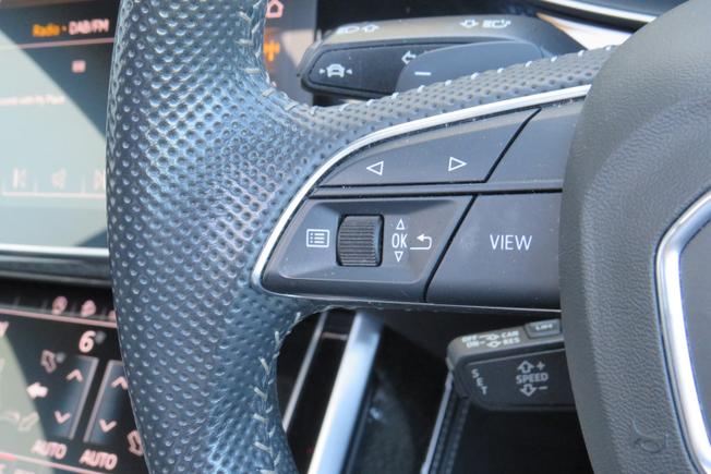 AUDI Q8 Photo 12