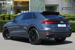 AUDI Q8 Photo 2