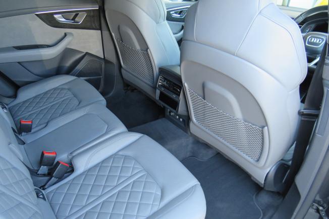 AUDI Q8 Photo 30