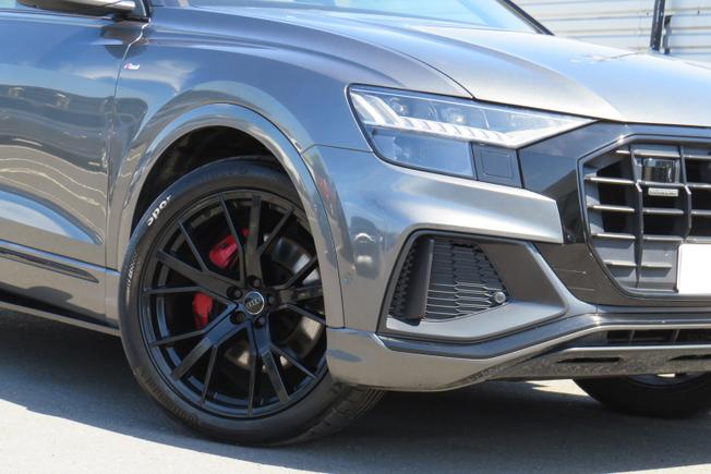AUDI Q8 Photo 6