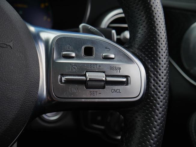 MERCEDES-BENZ C Class Photo 16