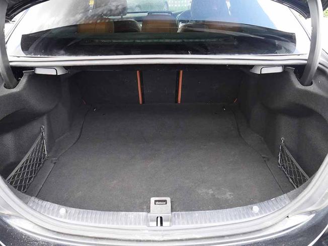 MERCEDES-BENZ C Class Photo 9