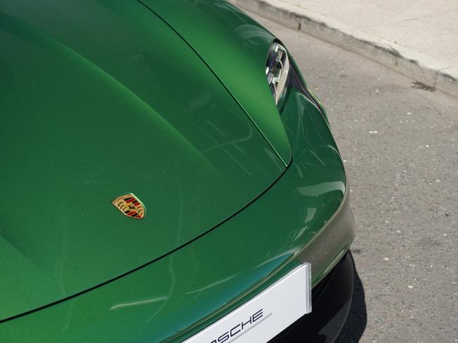 PORSCHE Taycan Photo 22