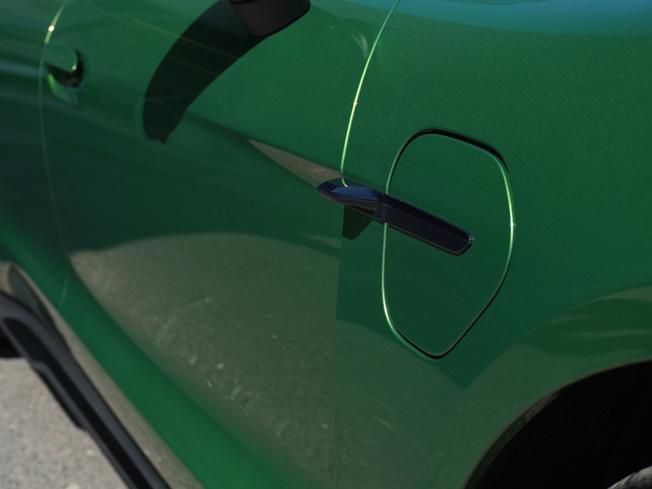 PORSCHE Taycan Photo 25