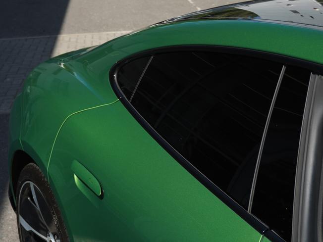 PORSCHE Taycan Photo 28