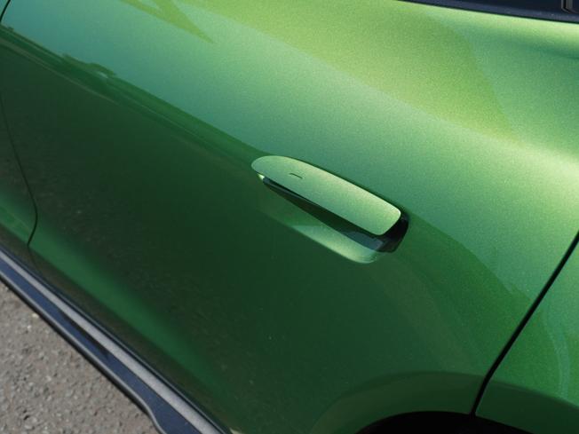 PORSCHE Taycan Photo 30