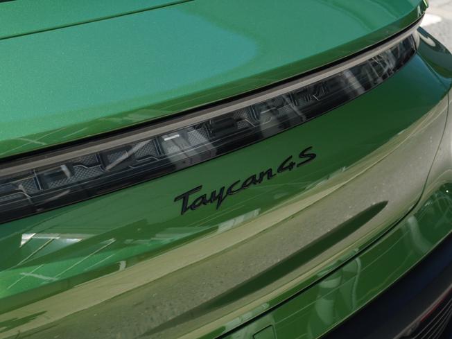PORSCHE Taycan Photo 33