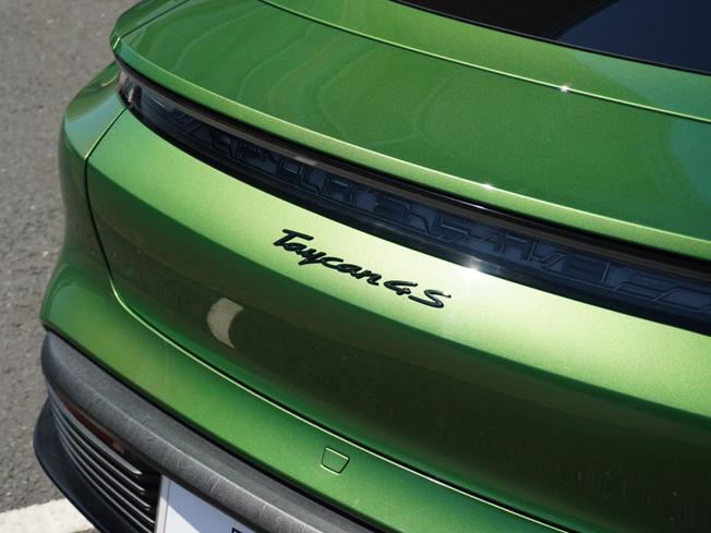 PORSCHE Taycan Photo 36