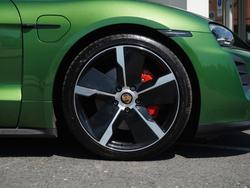 PORSCHE Taycan Photo 4