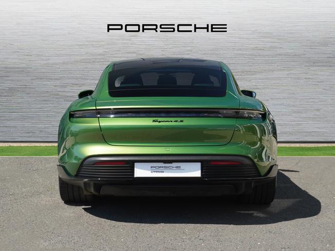 PORSCHE Taycan Photo 7