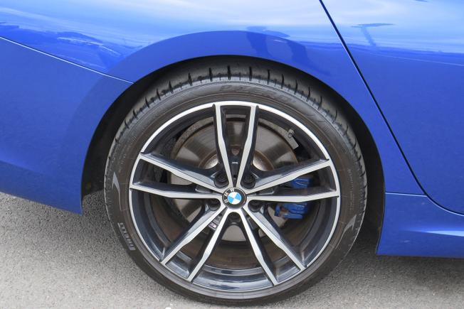 BMW 3 Series Photo 12