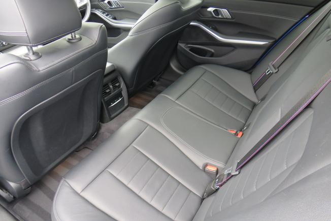 BMW 3 Series Photo 15