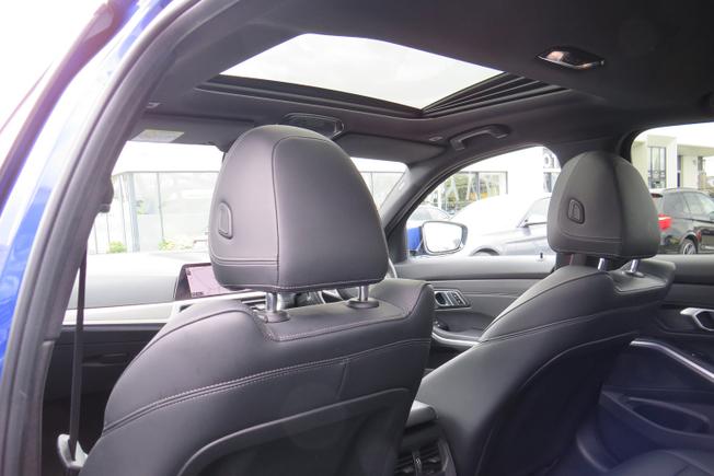 BMW 3 Series Photo 16