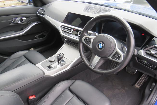 BMW 3 Series Photo 23