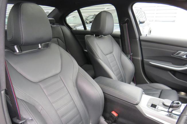 BMW 3 Series Photo 24