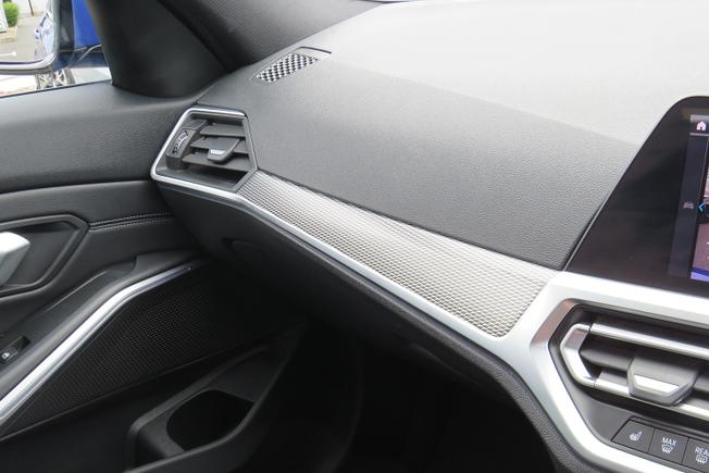 BMW 3 Series Photo 31