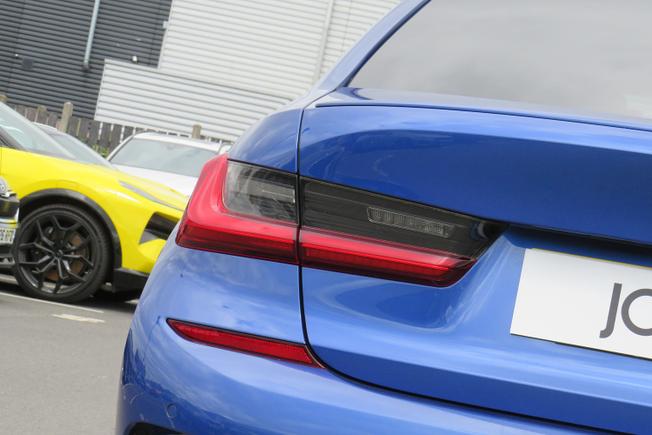 BMW 3 Series Photo 43