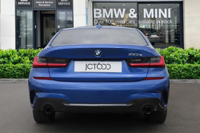 BMW 3 Series Photo 5