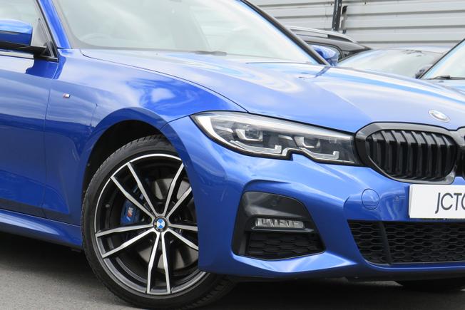 BMW 3 Series Photo 6