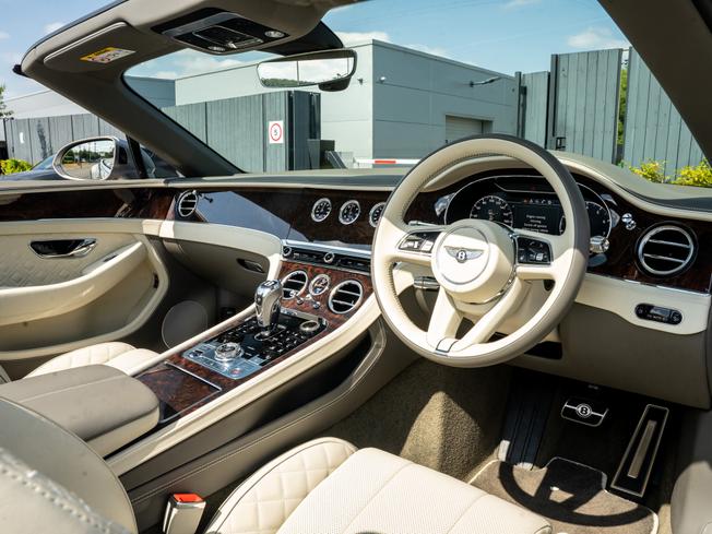 BENTLEY Continental Photo 10