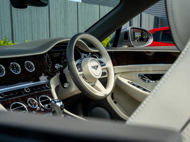 BENTLEY Continental Photo 11