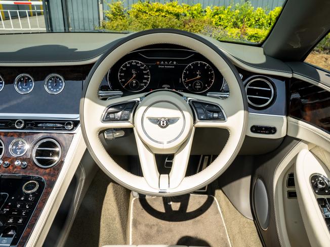 BENTLEY Continental Photo 19