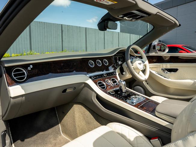 BENTLEY Continental Photo 2