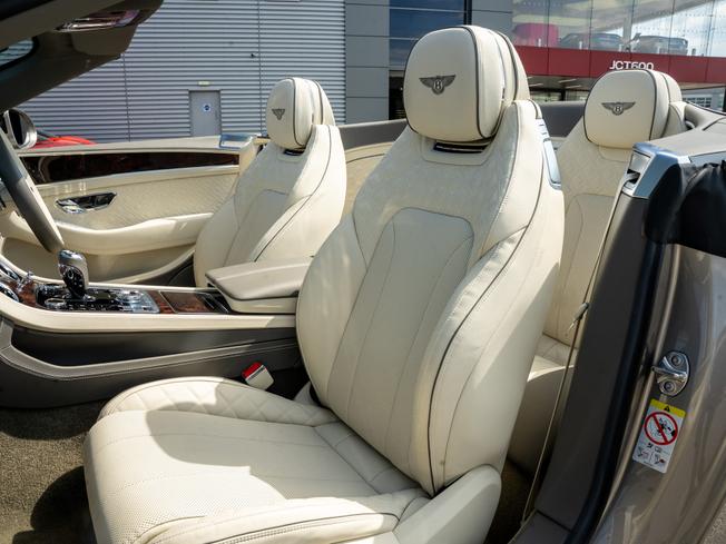 BENTLEY Continental Photo 24