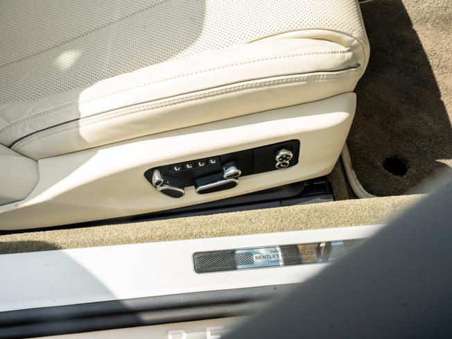 BENTLEY Continental Photo 29