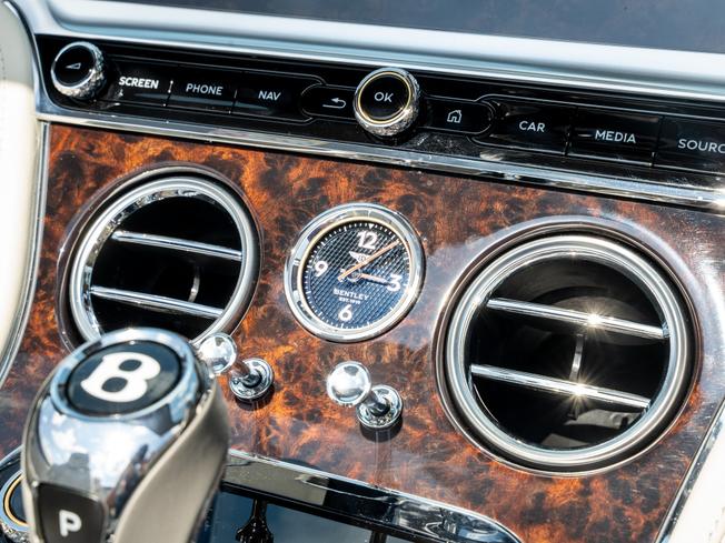 BENTLEY Continental Photo 33
