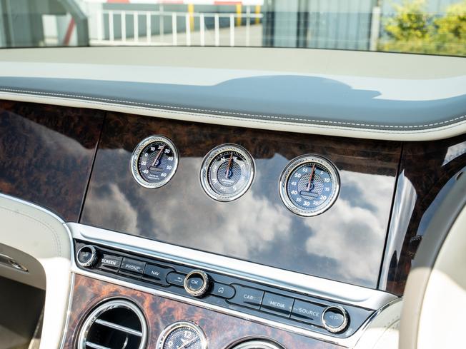 BENTLEY Continental Photo 36