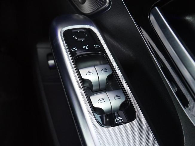 MERCEDES-BENZ Eqe Photo 15