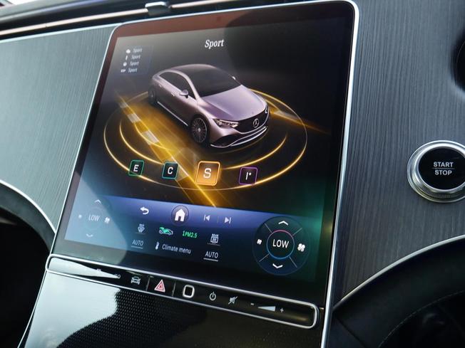 MERCEDES-BENZ Eqe Photo 28