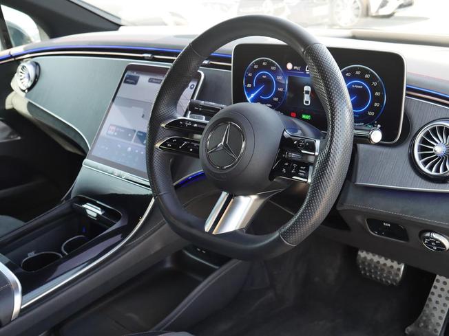 MERCEDES-BENZ Eqe Photo 36