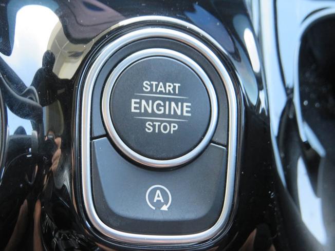 MERCEDES-BENZ GLA Photo 17