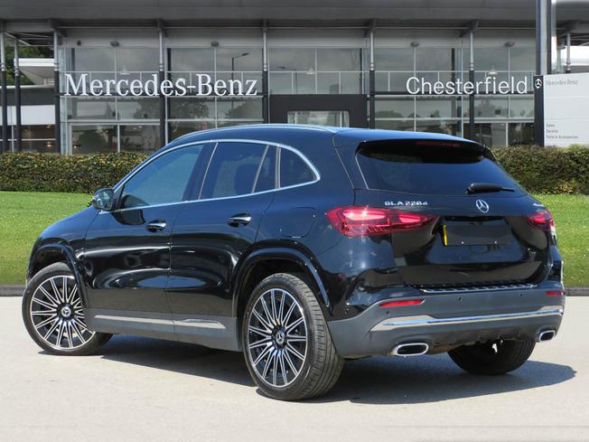 MERCEDES-BENZ GLA Photo 2