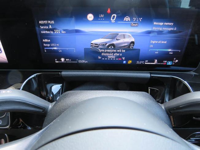 MERCEDES-BENZ GLA Photo 23