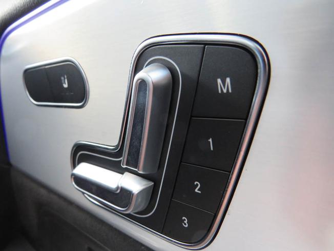 MERCEDES-BENZ GLA Photo 25