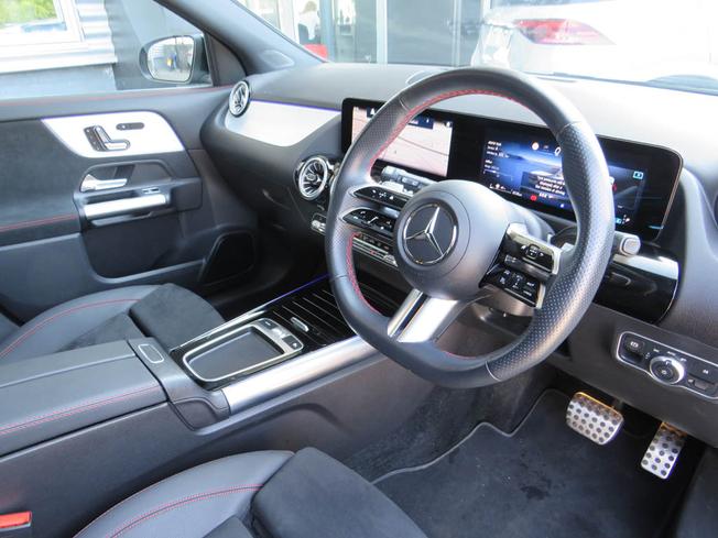 MERCEDES-BENZ GLA Photo 26