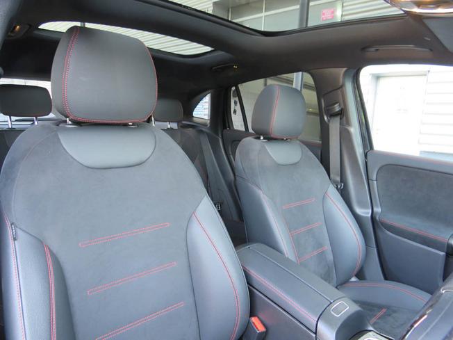 MERCEDES-BENZ GLA Photo 27