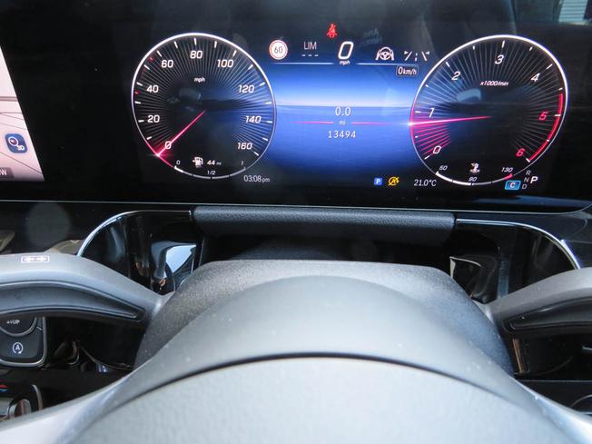 MERCEDES-BENZ GLA Photo 4