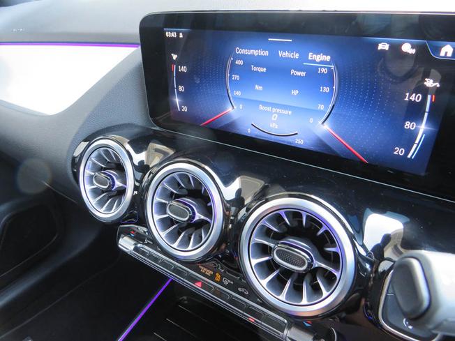 MERCEDES-BENZ GLA Photo 44