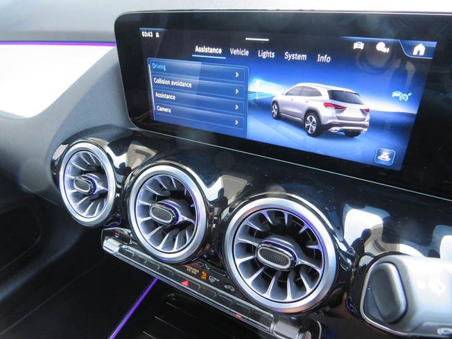 MERCEDES-BENZ GLA Photo 45