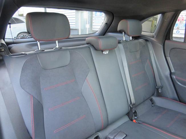 MERCEDES-BENZ GLA Photo 8