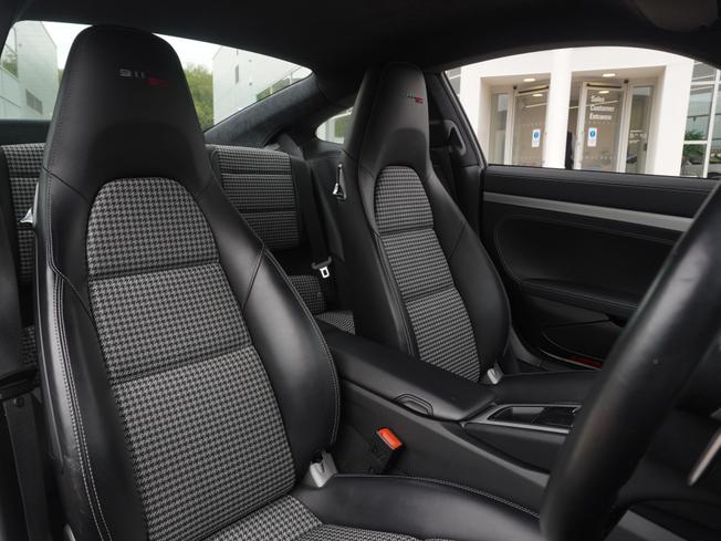 PORSCHE 911 Photo 11