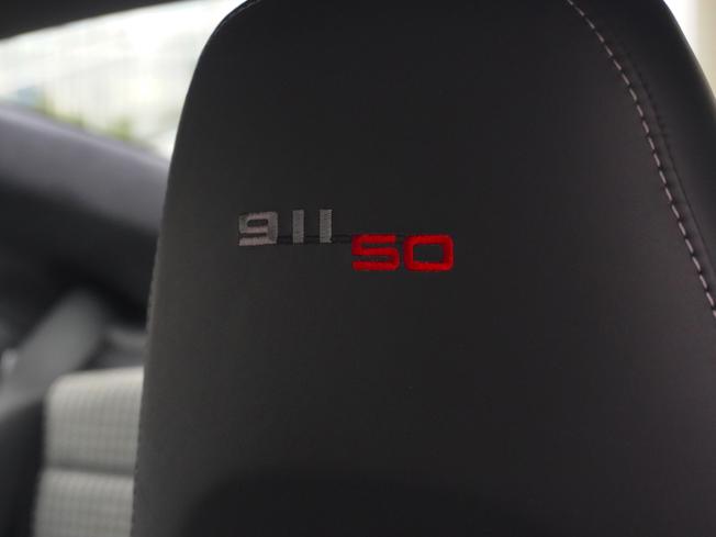 PORSCHE 911 Photo 12
