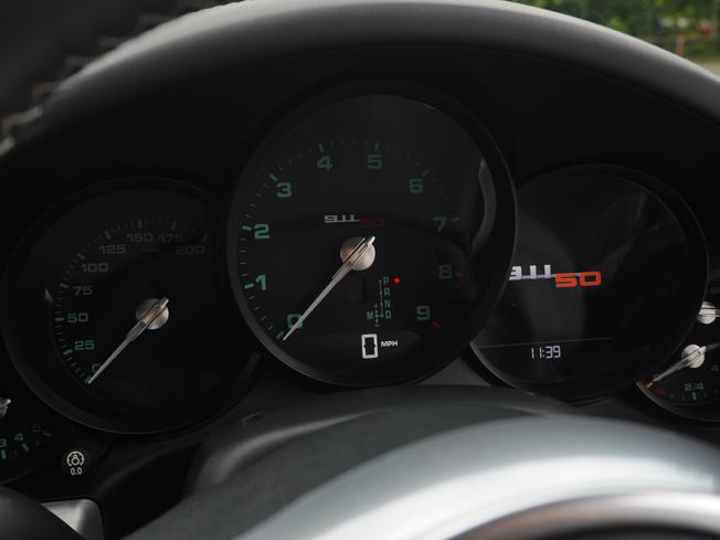 PORSCHE 911 Photo 15
