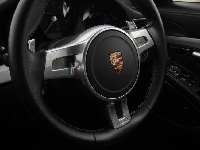 PORSCHE 911 Photo 6