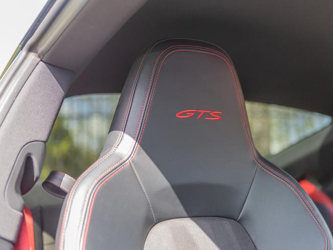 PORSCHE 911 Photo 14